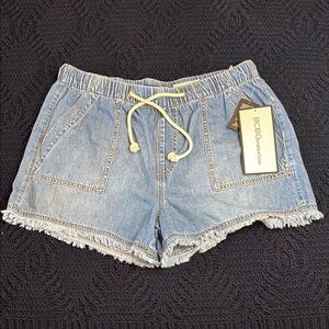 BCBGeneration midrise pull-on short, women’s size medium NWT